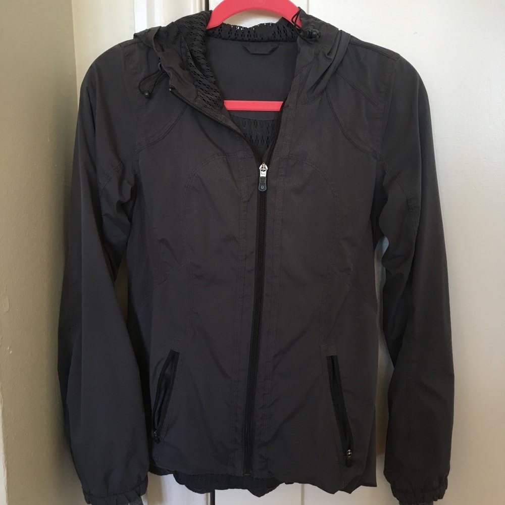 Lululemon run jacket with hood charcoal grey 4